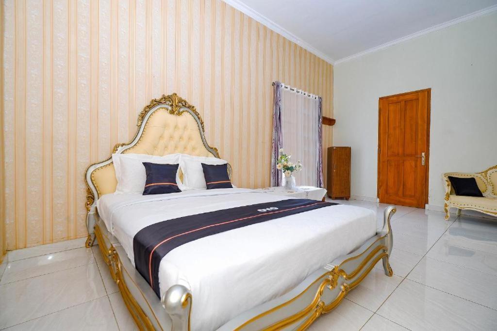 Guest House Gethsemane Salatiga Exterior foto
