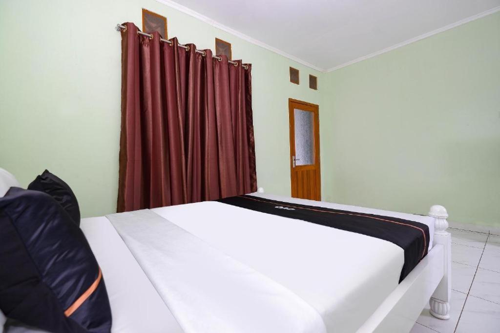 Guest House Gethsemane Salatiga Exterior foto